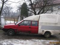 Do sprzedanie Polonez Truck 1.6i, 5-osobowy. Auto bezwypadkowe w ciągłej eksploatacji. Przegląd do 15.09.2013, ubezpieczenie do 20.04.2013. Przebieg jak na zdjęciu. Do poprawek blacharsko-lakierniczych (ale w tych autach to raczej normalne). Cena do