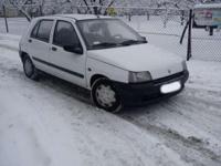 Sprzedam Renault Clio 5 - drzwiowe z Instalacją gazową . Butla gazu ważna do listopada 2015 roku . Silnik 1,2 w bardzo dobrym stanie . Jestem II właścicielem samochodu od 4 lat , posiadam książkę serwisową . Obecnie jest na oponach zimowych . Samochód