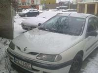 witam mam do zaoferowania autko renault laguna kolor biały rok 97 benzyna 1.8, wyp. pełna elektryka szyby lusterka reg. kierownicy wspomaganie, klima działa centralny zamek, stan dobry czyste tapicerki i obicia , zapraszam do zakupu poznan ,oc 2014 luty,