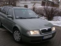 Witam sprzedam super Octavie rok produkcji to grudzień 2003r. poj.1.9 TDI o mocy 110KM. Aktualny przebieg 271400km.
Auto jest ekonomiczne, a zarazem dynamiczne w BDB stanie i wszystko co posiada na wyposażeniu jest sprawne. Skoda jest w 100% bezwypadkowa