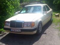 Witam sprzedam lub zamienie Mercedesa-BENZ 200D rok produkcji 1993,ma CENTRALNY ZAMEK,ABS,HAK,SKURZANA TAPICERKE.SZYBERDACH,PODUSZKE POWIETRZNA,RADIO,WSPOMAGANIE KIEROWNICY,SWIATLA PRZECIWMGLOWE.