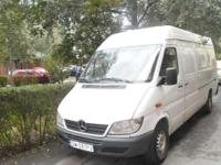 Sprzedam Mercedes Sprinter Maxi długi i wysoki. Pierwsza rejestracja w 2003r. Autko w pełni sprawne, ekonomiczne jak na swoje gabaryty, oraz bardzo dynamiczne. Możliwa zamiana na auto osobowe. Oczekuje propozycji. Auto do obejrzenia we Wrocławiu.