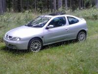 Sprzedam Renault Megane Coupe z 2002r wersja Angielska, samochód w bardzo dobrym stanie(dowód rejestracyjny na mnie V5C),wiosną tego roku wymieniony rozrząd, olej, płyn chłodniczy, cewki zapłonowe. Samochód posiada 2 kluczyki oraz komplet dokumentów.