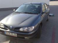 Sprzedam Renault Megane rok produkcji 1998 grudzień. Samochód w idealnym stanie. Kolor szary metalik. Przebieg 188tyś. Auto bezwypadkowe, garażowane. Po wymianie rozrządu i świec żarowych. Bogate wyposażenie m.in. klimatyzacja,abs, wspomaganie kierownicy,