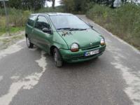 witam.do sprzedania mam renault twingo 1.2benz.auto ma niewielkie spalanie w granicach 6l na 100km przy dynamicznej jezdzie auto w pełni sprawne ale wiadomo nie jest nowe więc znajdzie się coś do poprawienia.auto sprawne po wymianie tarczy i klocków