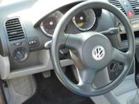 Sprzedam Volkswagena Polo rocznik 2000,w bardzo dobrym stanie ,2 poduszki powietrzne,imobilaizer,wspomaganie kierownicy,ubezpieczenie i przegląd ważne do lipca 2013r.
Przebieg 141 000km.