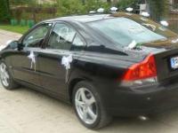 Volvo s60 czarna perła 2,4 D5 163KM przebieg 192730 Ful opcja, 10XAIR BAG, samościemiające się lusterka, tempomat, 4 szyby elektryczne, multifunkcyjna kierownica, system audio ze zmieniarką w radiu na 4 płyty i nagłośnieniem Dolby Prologic 13 głośników,