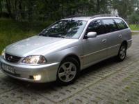 Toyota Avensis 2.0 D4D 110 PS kombi.Rok produkcji to grudzień 2001.Przebieg na chwilę obecną to oryginalne 255tyś.km. Książka serwisowa   w Niemczech do 03.2006r.-123 tyś km., badanie TUV 12.2006r.-140 tyś.km. Ja auto kupiłem i sprowadziłem w 03.2008r. z