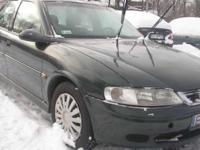 OFERUJE DO SPRZEDANIA OPLA VECTRE ROK 2000 Z SILNIKIEM 2.0 TDI AUTO MA KLIMATYZACJE ABS,CENTRALNY ZAMEK AIR-BAG,WSPOMAGANIE KIEROWNICY,ELEKTRYCZNE SZYBY. dla zorientowanych w temacie jest to cena auta 98 roku dlatego mysle ze duzo za swoje auto z 2000