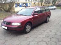 Na sprzedaż ładny Volkswagen Passat 1.9 TDI z końcówki 1997 roku sprowadzony do kraju w 2009 roku.
Auto bezwypadkowe, technicznie w 100% sprawne na bieżąco serwisowane. Całe wyposażenie jak i elektryka także. Skrzynia płynnie zmienia biegi.
Wyposażenie: