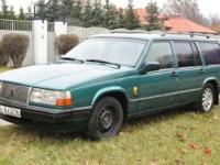 Witam
Do sprzedania mam VOLVO 940 z 1995. Auto posiadam od 5 lat i służy mi bezawaryjnie. Przegląd i ubezpieczenie do grudnia 2013
Wiadomo nie jest to nowe auto z salonu ale dramatu też nie ma.
Nowy układ hamulcowy. Auto aktualnie stoi na 4 felgach