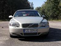 Sprzedam Volvo S80 2.9 ,210KM, rok prod. 1998 ,kolor jasny złoty metalik,klimatronik dwustrefowy ,6x AIRBAG, el.lusterka, 4xel.szyby, ABS, kierownica wielofunkcyjna, kontrola trakcji, tapicerka skórzana, przednie fotele podgrzewane, tempomat, halogeny,