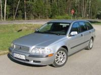 sprzedam volvo v40 1,9 DI 2001r 195 tys km srebny metalik, bogato wyposażony, po wymianie rozrządu, tarcze hamulcowe+ klocki, tuleje zawieszenia, amortyzatory. Przegląd i OC ważne do sierpnia 2013r, Autko jest ekonomiczne i nie wymaga dodatkowego wkładu