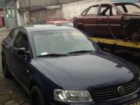 Sprzedam VW Passat 1.9 TDI, rok 1999, climatronic, elektryczne szyby, lusterka, wspomaganie, przebieg 313 tys., przy 303 tys. wymiana kompletnego rozrządu. Uszkodzony jak na zdjęciach.
Delikwentom i żartownisiom z poczuciem humoru za 2 tys. DZIĘKUJEMY!