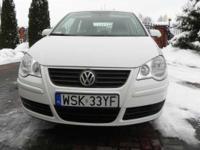 Sprzedam VW Polo 1,4 TDi z 2006 roku. Auto ma oryginalny przebieg 156.000 km udokumentowany książką serwisowa.
Niskie spalanie - na trasie 3,8 L/100 a w mieście 4,8 L/100.
Samochód został kupiony od pierwszego właściciela, który sprowadził go dla siebie i