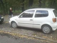 VW POLO 94r.   1.0 cm   .AUTO SPRAWNE -BEZ RDZY-
ZAWIESZENIE OK.
2-kpl.   kół (zima-lato)