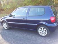 VW POLO III LF 2000 ROK
Rok produkcji 1999 r., pierwsza rejestracja 2000 r.
- poj. 1.0 MPI 53 KM
- wspomaganie kierownicy
- air bag szt. 2
- ABS
- alufelgi 14"
- opony zimowe
- radio CD/MP3 SONY
- lusterka i zderzaki w kolorze nadwozia
- książka