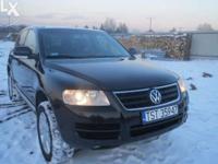 Witam na sprzedaż mam mojego Volkswagen Touareg z silnikiem 2.5 TDI R5 auto jest z 2004 roku przebieg to 250. km. Autko w ciaglej ekploatacji . Jestem osoba prywatna
Manualna skrzynia biegów
-skórzana tapicerka
-pod.fotele
-NAPĘD 4X4
-RADIO CD
-REFLEKTORY